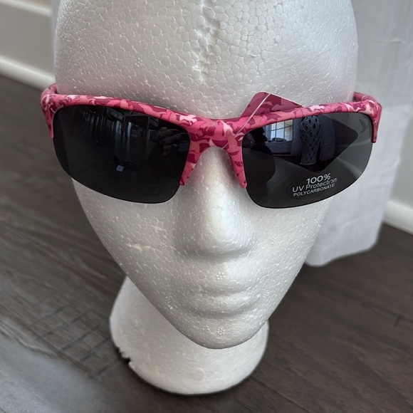 Duck Dynasty A&E Polarized 100% UV protection polycarbonate pink camo sunglasses - Picture 6 of 9